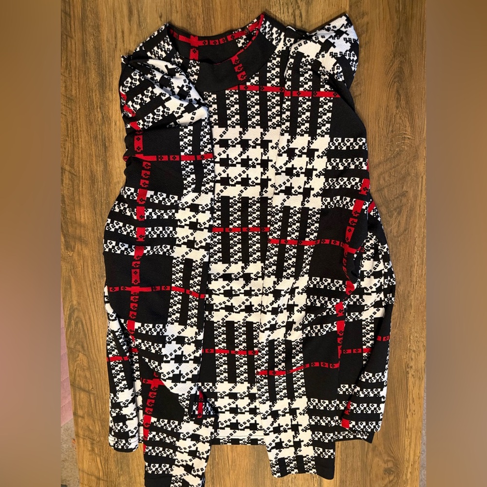 SHEIN Black and Red Patterned Top